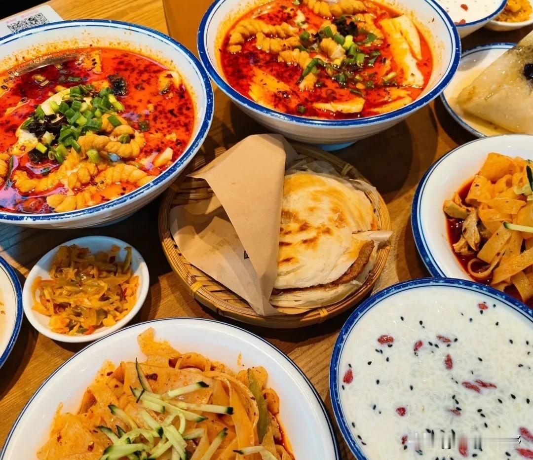 到了西安艳阳天西府饭，就会吃上自己喜爱的正宗西北美食有什么好的西北菜饭店推荐吗?