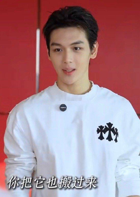 王艳19岁儿子星味这是从小帅到大啊！优良基因，孩子优秀👍眼看着这些星二代崛起，