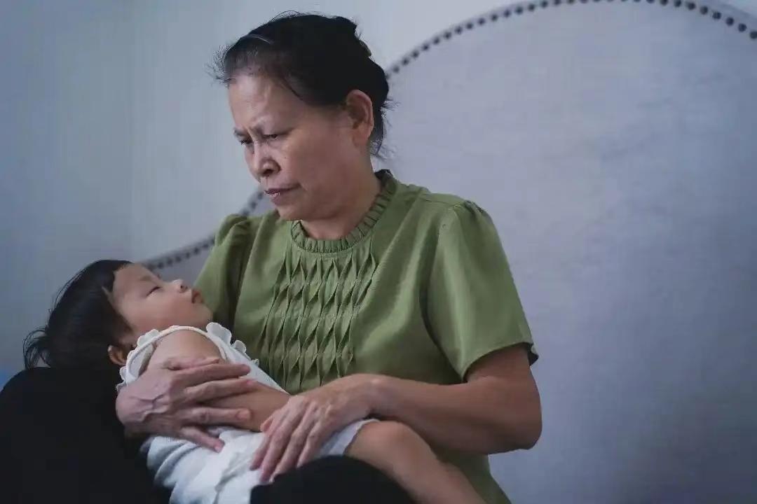 上海阿姨起诉儿子要36万带孙费，法院判了

2026年4月，上海松江区法院审结了