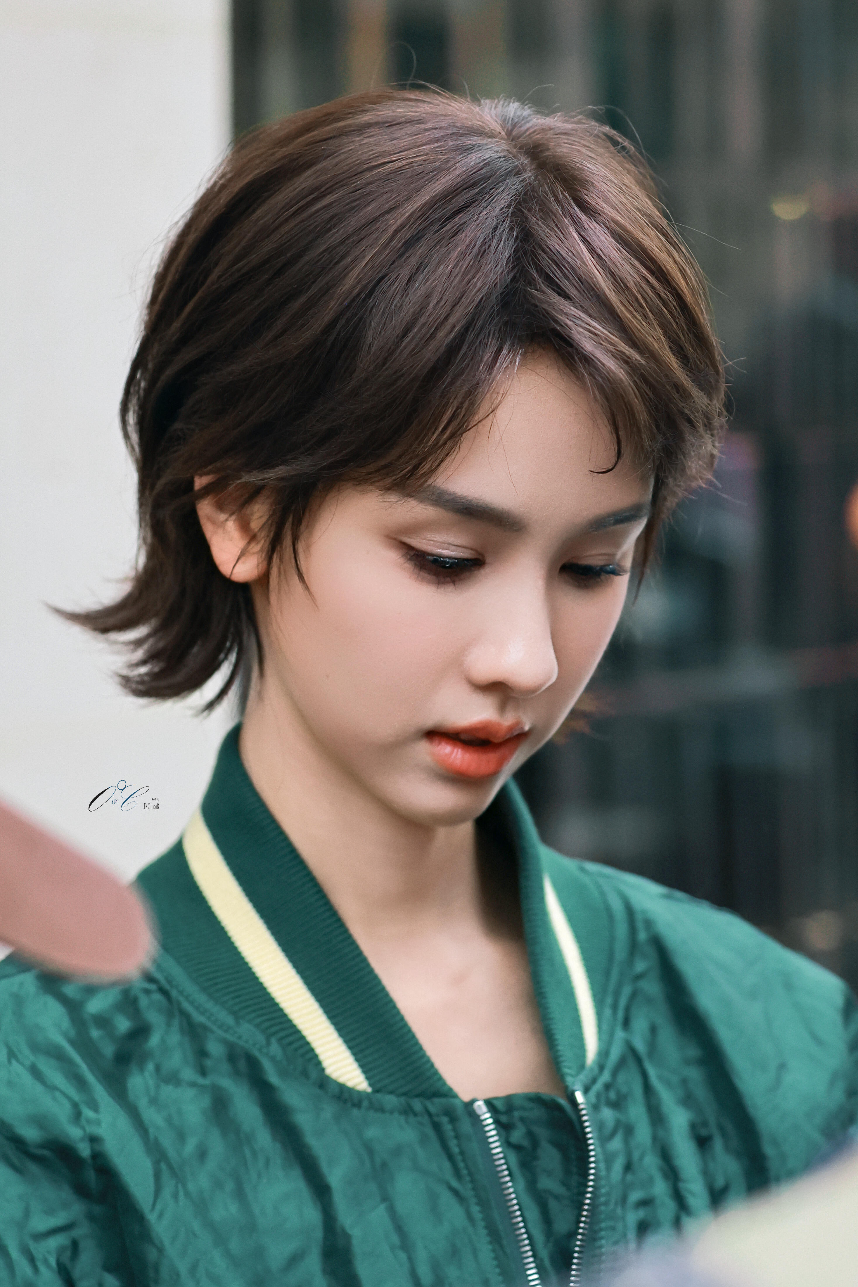 好俊秀的冷感少年陈都灵绿衣俊秀少年陈都灵好俊秀的冷感少年