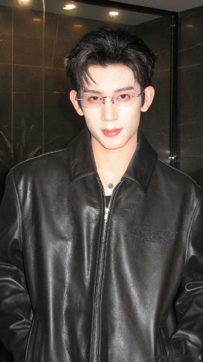 网传等风热吻你黄杨钿甜林沐然网传黄杨钿甜林沐然演等风热吻你 网传等风热吻你黄杨钿