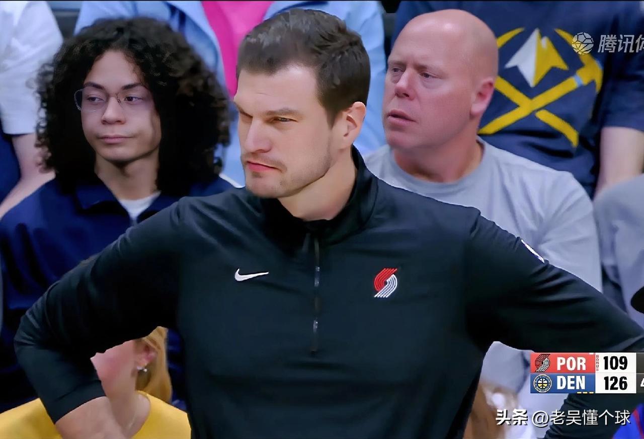 斯普利特也挺难的，因为杨瀚森，球迷对他是闭眼骂啊。

哈哈哈，赛后看到某平台评分