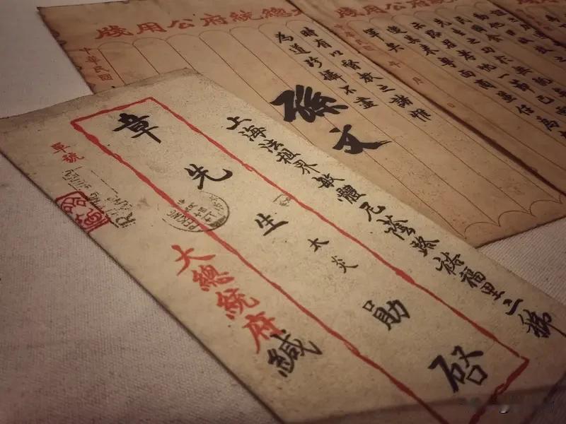 看《给阿嬷的情书》写时代回望 刚看完《给阿嬷的情书》，我的思绪一下子就被拽回了旧