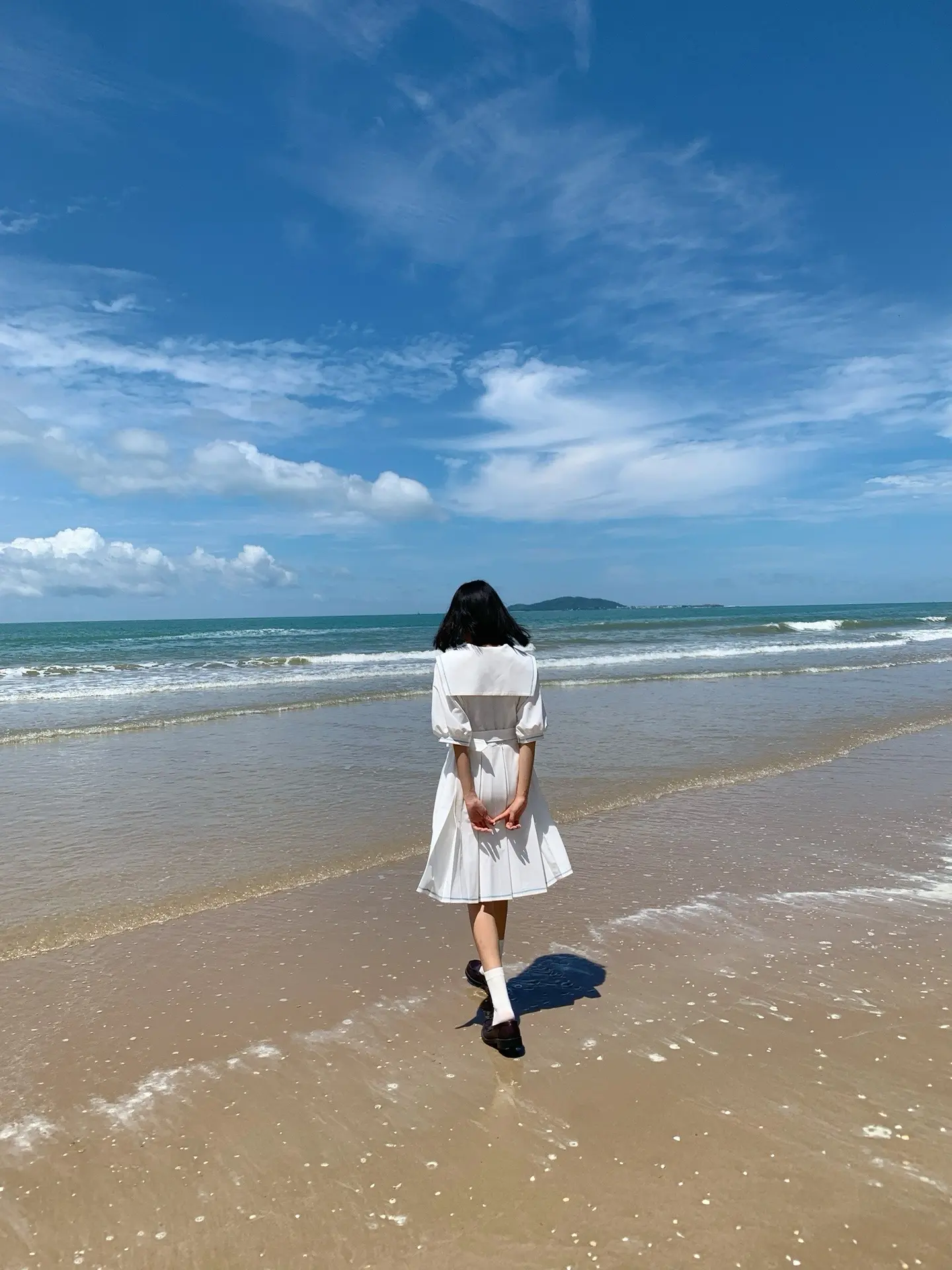 路的尽头是海的入口。