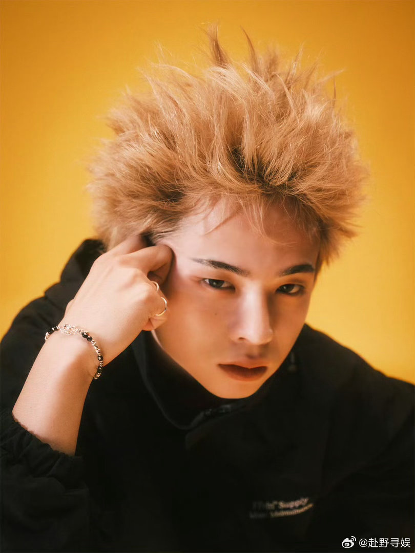 ONEOREIGHT先行曲MV很难得曲风这么有辨识度，嘻哈混搭拉丁，搭配炸裂鼓点