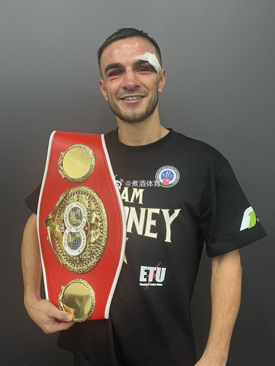 拳坛速递 赛果更新：安德鲁-莫洛尼（Andrew Moloney）多数判定（11