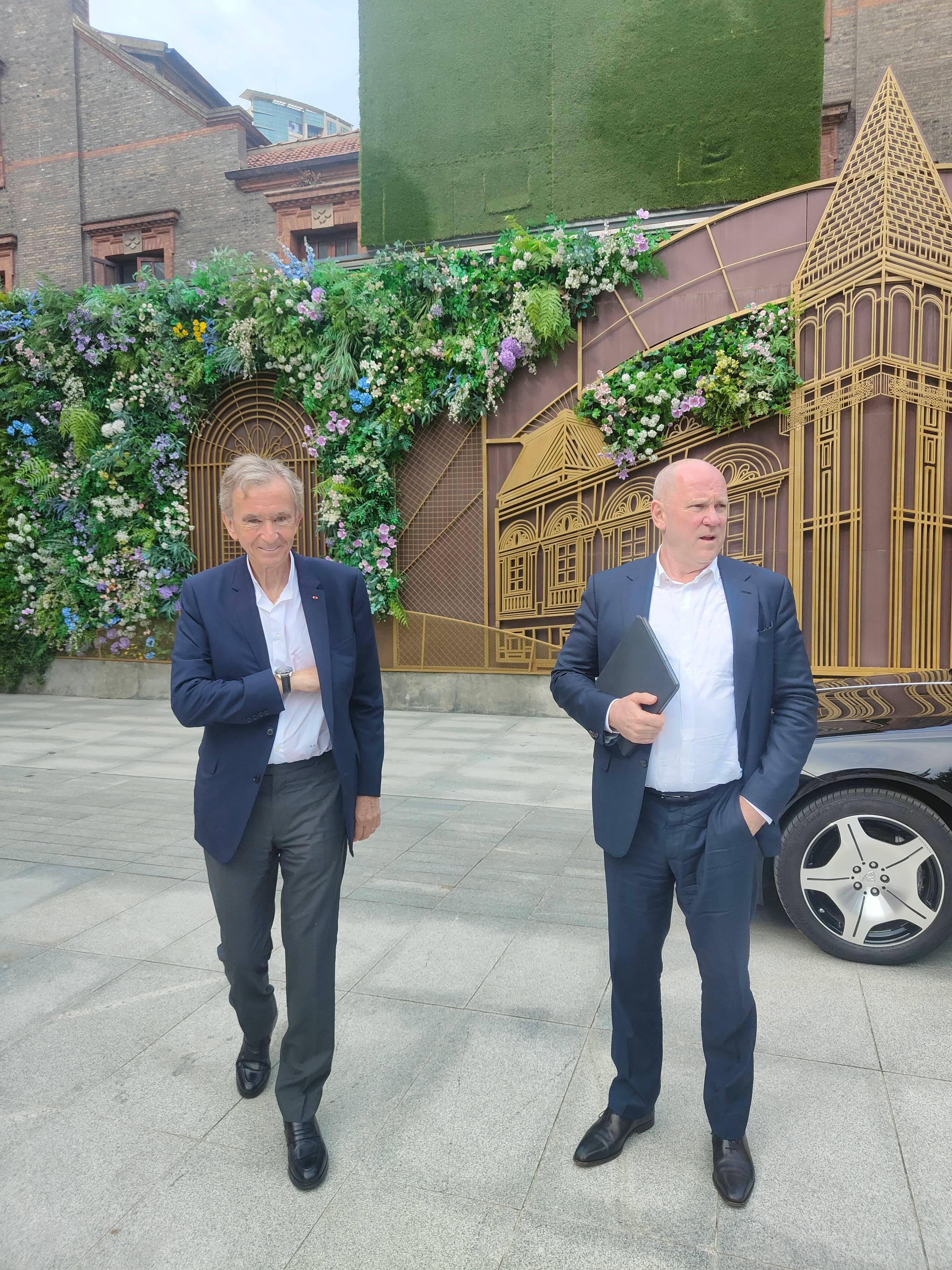 什么是成功？是抵达，更是姿态。对金字塔尖的巨擘而言，座驾早已超越代步，它是身份无