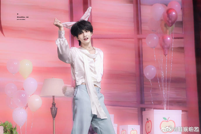 苏新皓碎碎念日常 苏新皓的碎碎念日常超有温度，像朋友一样亲切，还贴心叮嘱粉丝注意