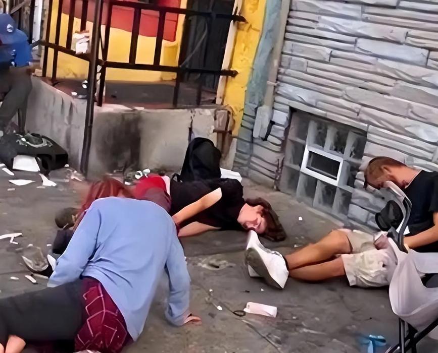 缉毒局为抓毒贩放任芬太尼流通三年！30 万民众过量离世，大鱼没抓到反倒毒品泛滥全