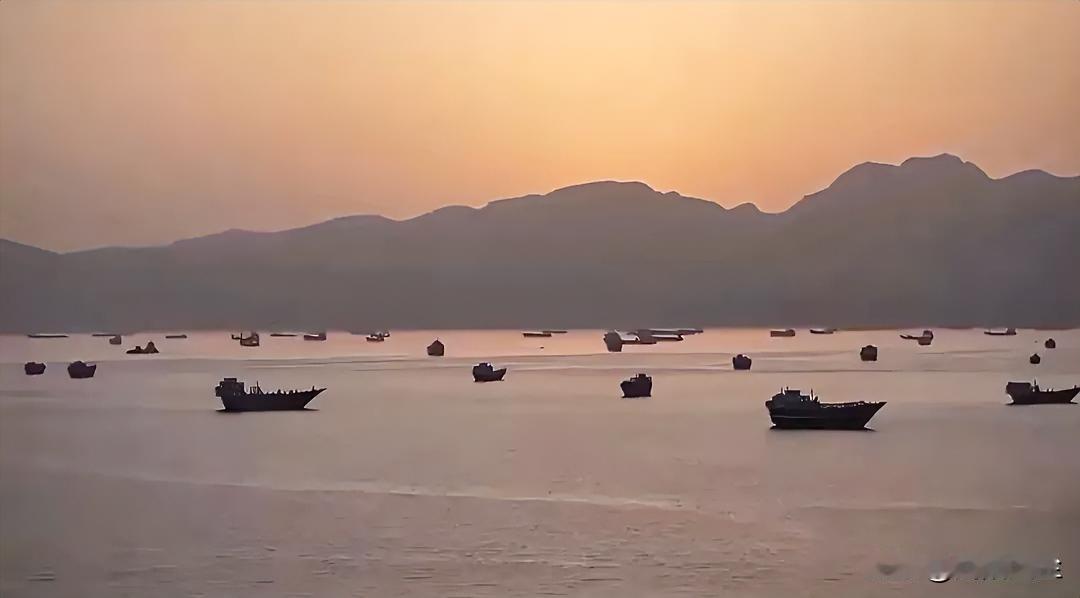 霍尔木兹海峡急需明确通行规则，全球1/5石油必经的霍尔木兹海峡局势紧绷。

雅典