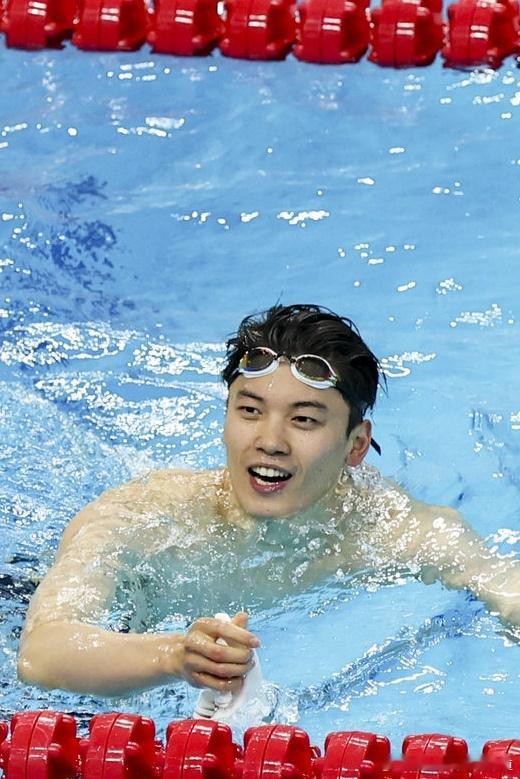 怀夏日之热忱，奋楫而上，在葱茏夏日，努力书写新的精彩。🏊🏻♂️汪顺2026全