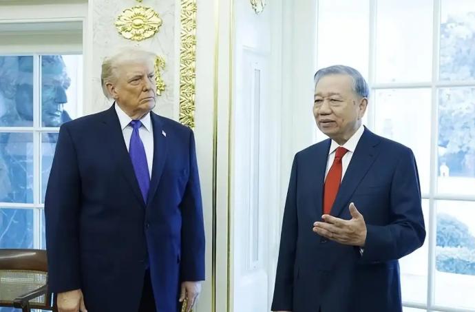 “竹子外交”腰斩！越南政治迎来清算时刻，还敢在中美之间横跳？2026年4月，越共