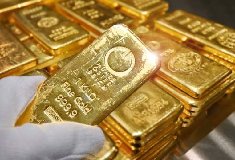 2025年上半年开放式基金规模大增1.6万亿，债基与货基涨幅突出，已有超937万