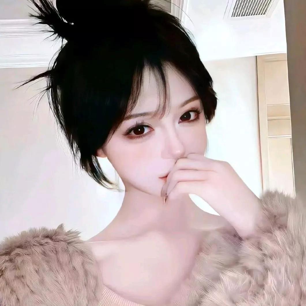 优雅又神秘的氛围，仿佛置身于梦幻世界。