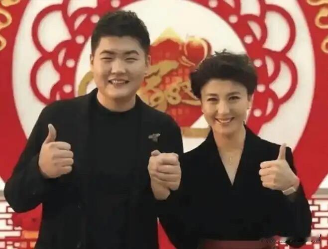 不得不承认，这届网友着实才华横溢，竟把闫学晶儿子林傲霏当年中戏新疆班的录取名单都