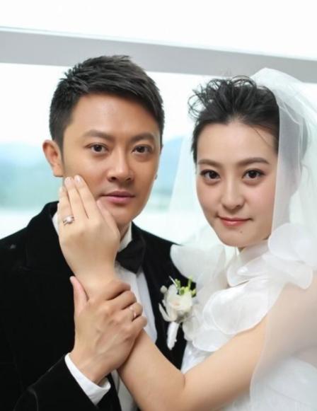 2015年，印小天花了400万元娶的老婆哈琳娜，直到孩子出生后，才发现自己的老婆