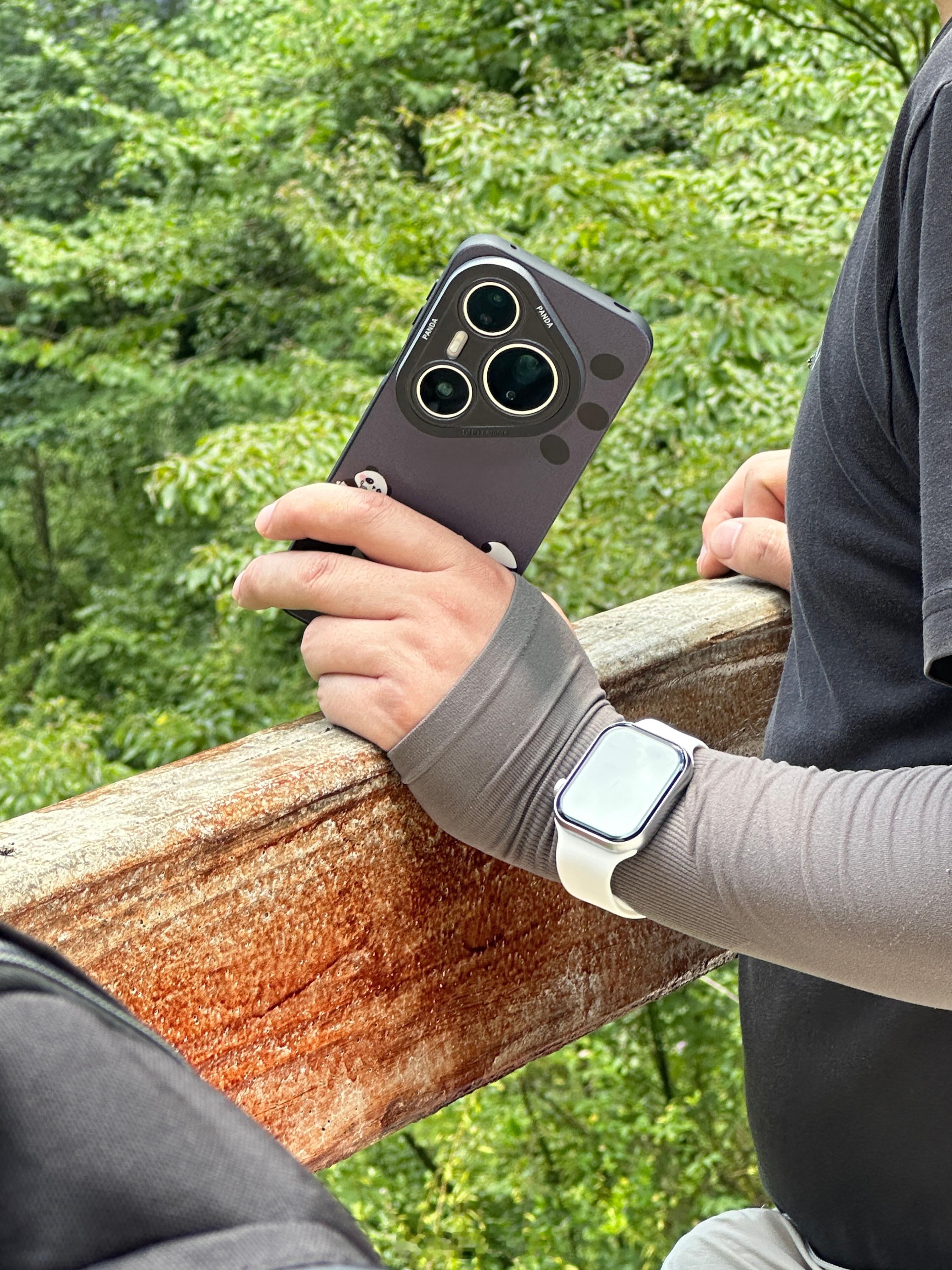 随机捉一个路人帮我们拍照双品牌用户[卡皮巴拉]华为搭配Apple Watch ​