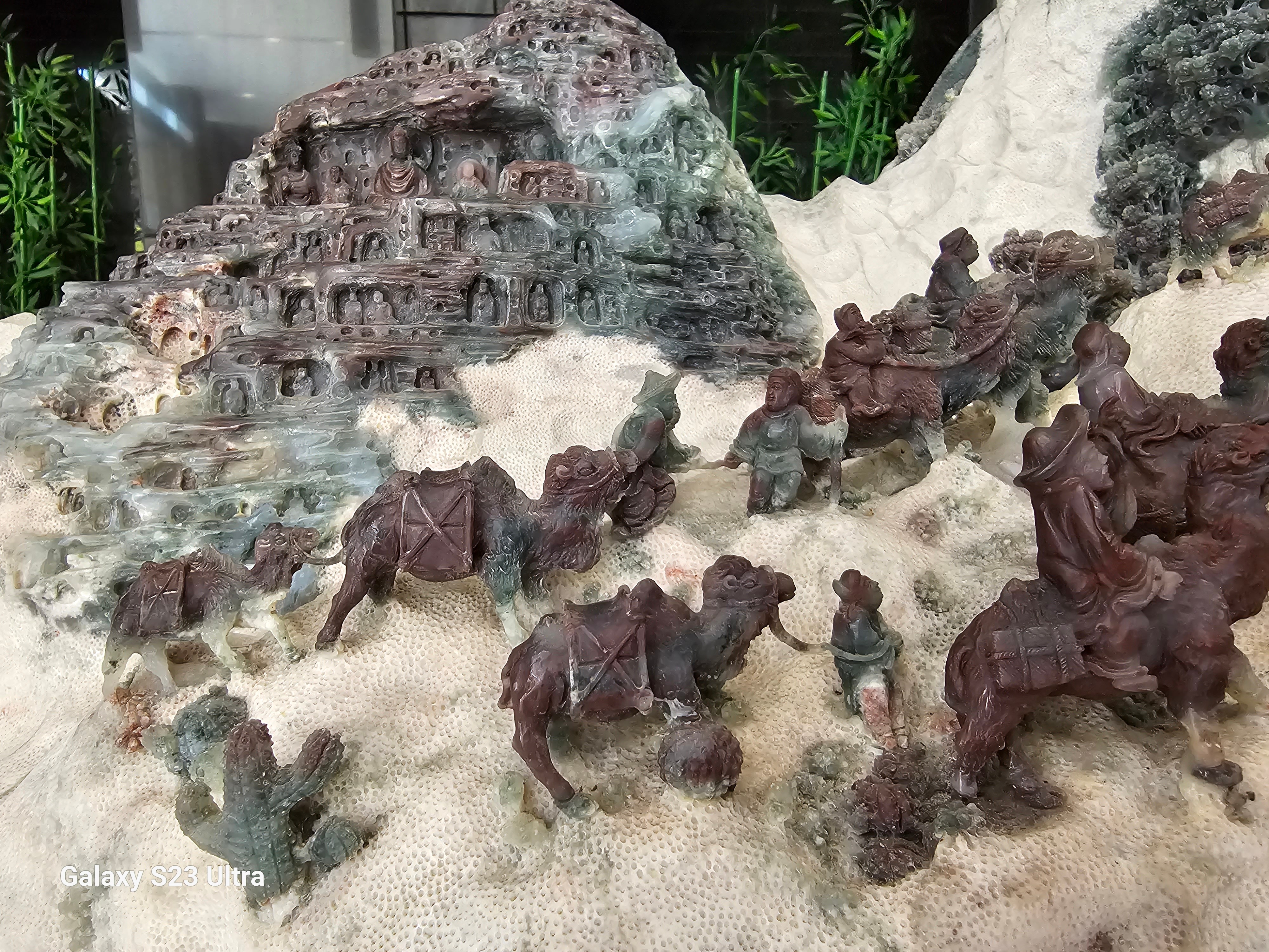 三星S23Ultra拍照是真的好用，除了2亿像素主摄外，还搭载1200万像素超广