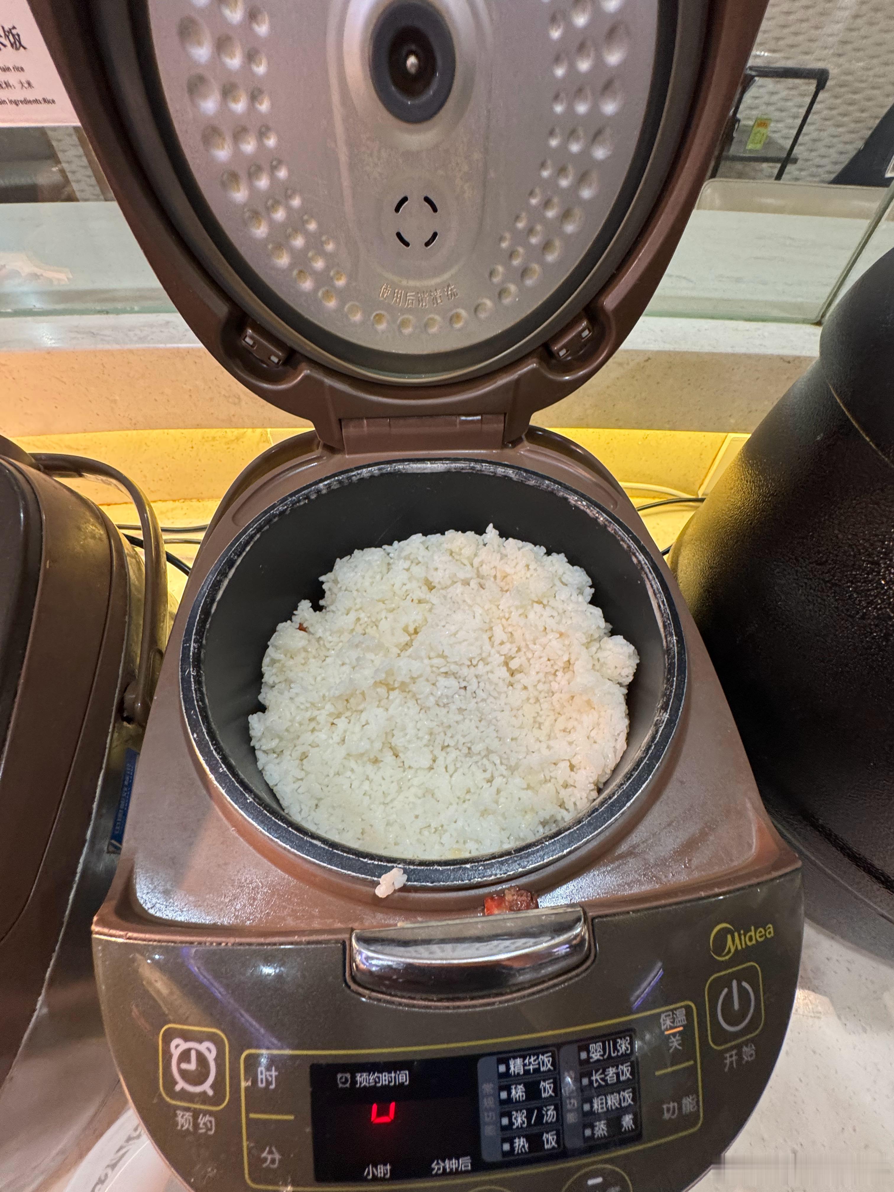 开一个新话题记录一下中国国际航空公司的饭有多难吃 md 这个腊肠炒饭真的是重新定
