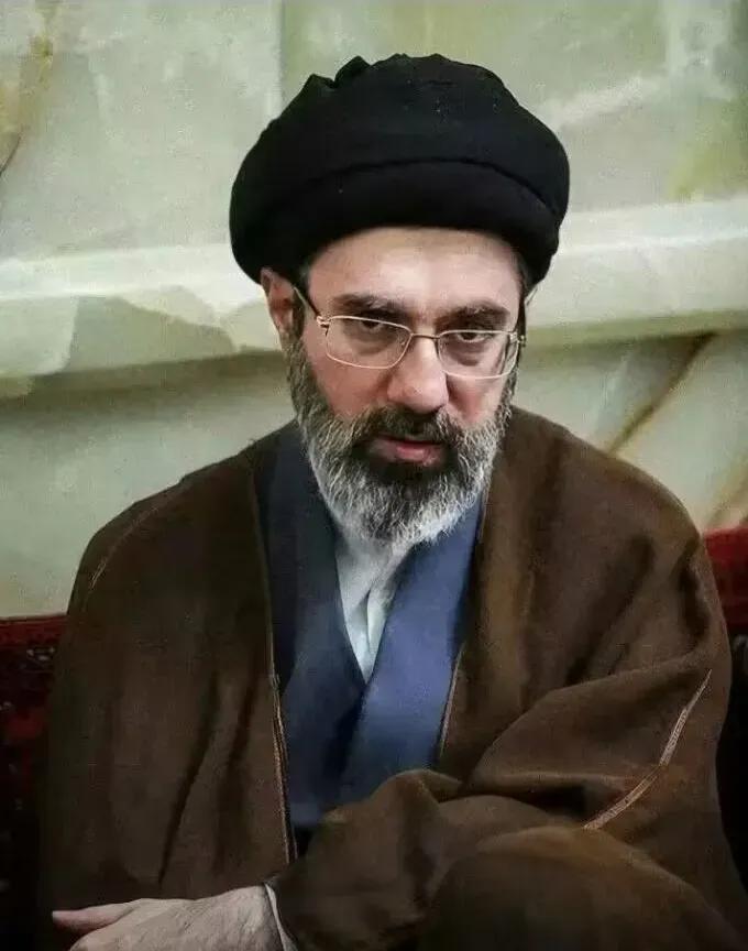 4月20日凌晨消息，4月19日下午，美国总统特朗普发文宣布，一艘伊朗货船试图突破