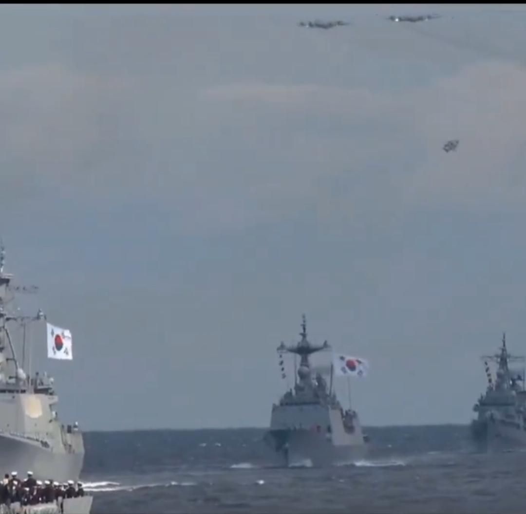 韩国军舰向朝鲜油轮开火警告！

当地时间凌晨5点，朝鲜油轮越过了属于韩国的边境岛