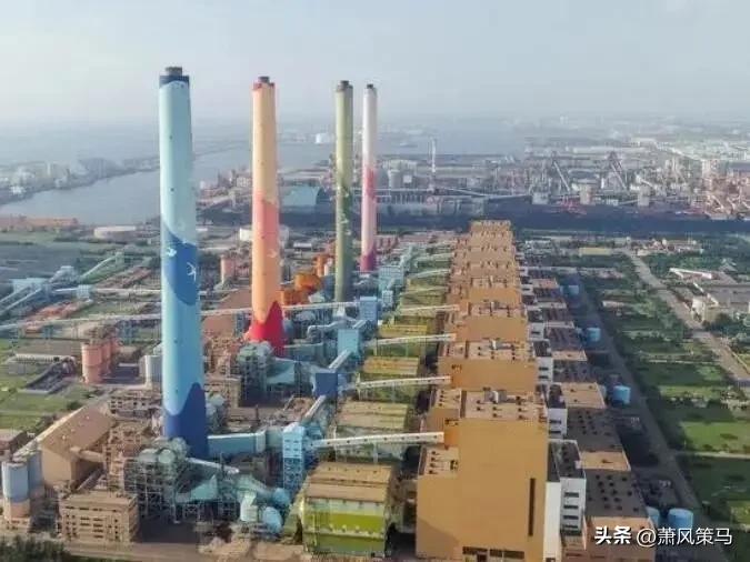 中东战火越烧越旺，伊朗直接锁死霍尔木兹海峡，全球油气大动脉被掐断，经济震荡说来就