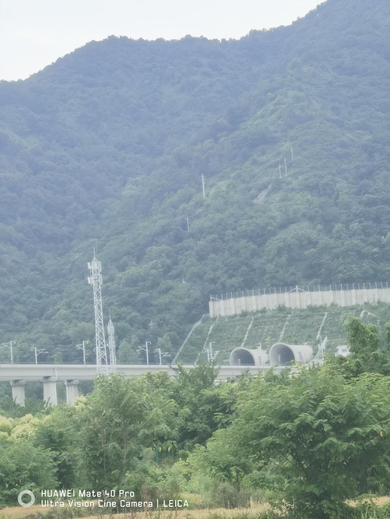 元亨探访！今天探访了建设中的西康高铁北入秦岭隧道口，感觉主体工程已建成完毕，目前