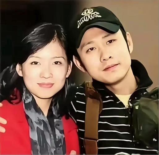 1991年，杨娜为了嫁给有钱的富商背叛刀郎，狠心抛弃40多天大的女儿。刀郎伤心欲