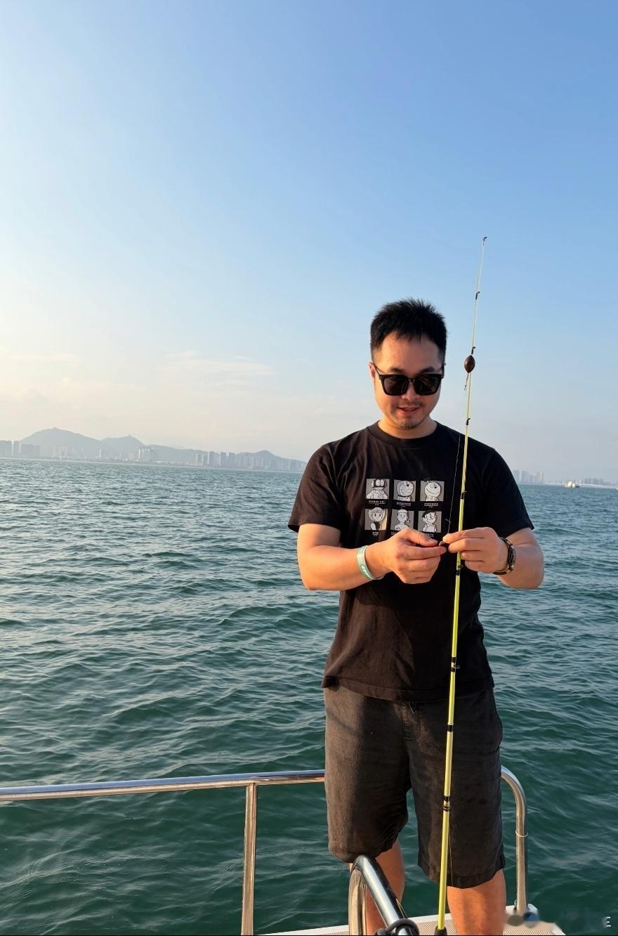 甲方车企的逻辑是：某车型投放了一个平台，打包合作，会想着在某预算下比如400万，