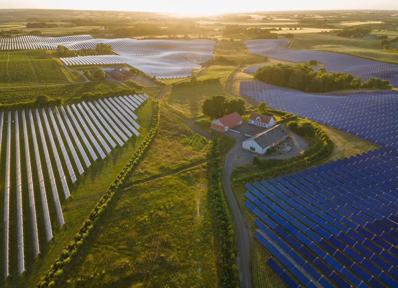 炸了！澳大利亚所有家庭每天狂享 3 小时免费电！太阳能计划让全民薅能源羊毛！
近