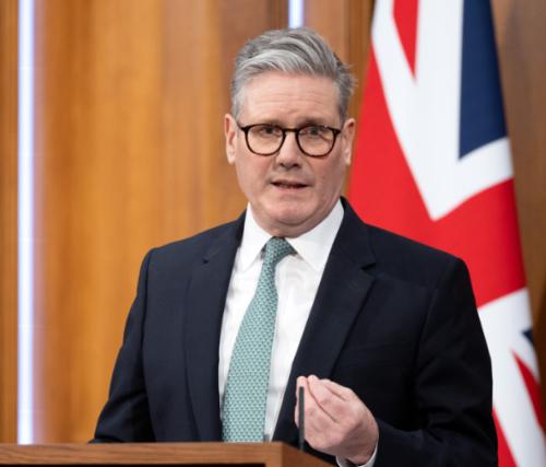 特朗普没想到，估计普京也没没想到，英国首相居然当着全世界的面说：“中国，是世界三