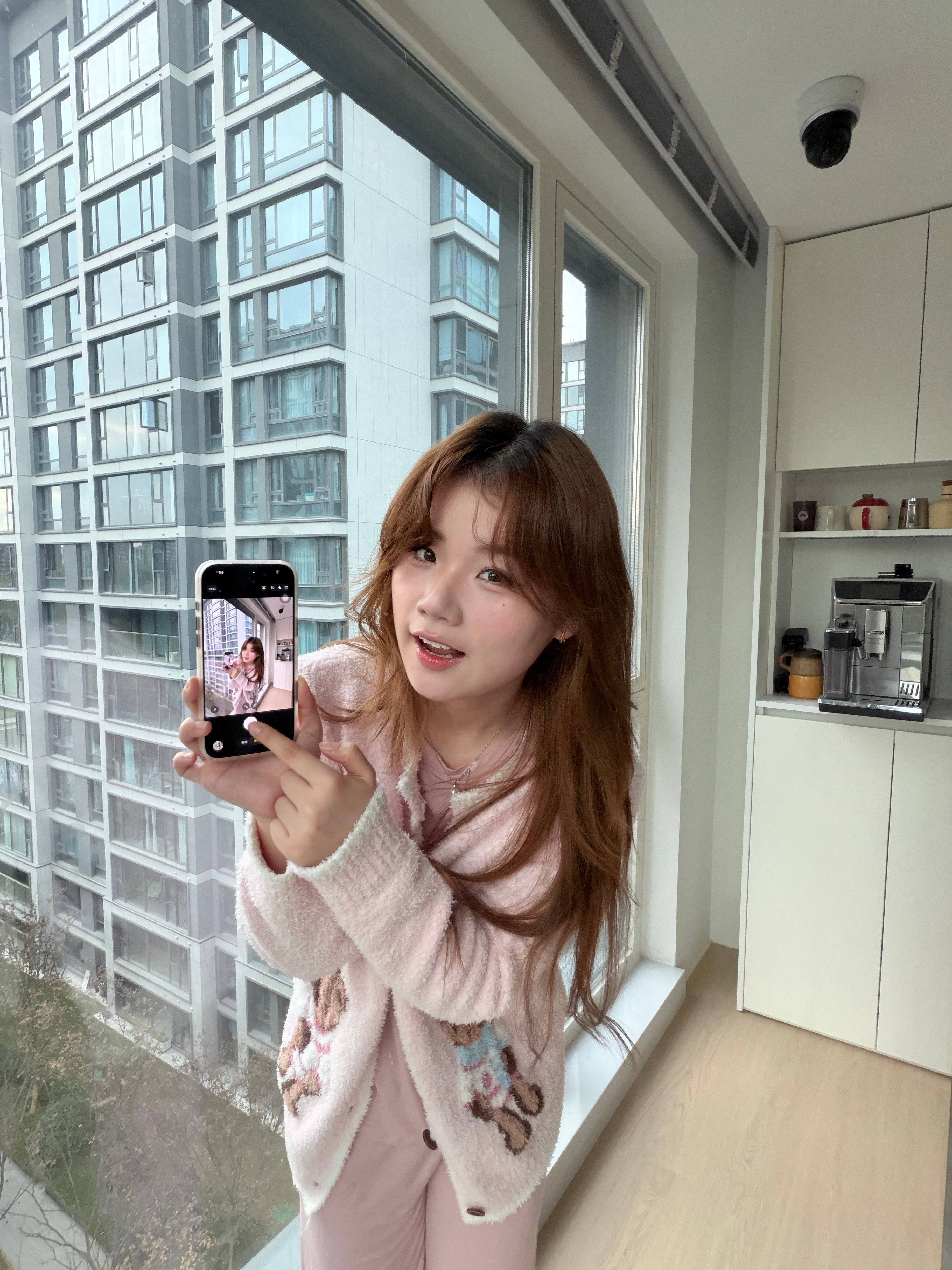 下午没事干化了个妆，不带美瞳跟没化妆一样舒适