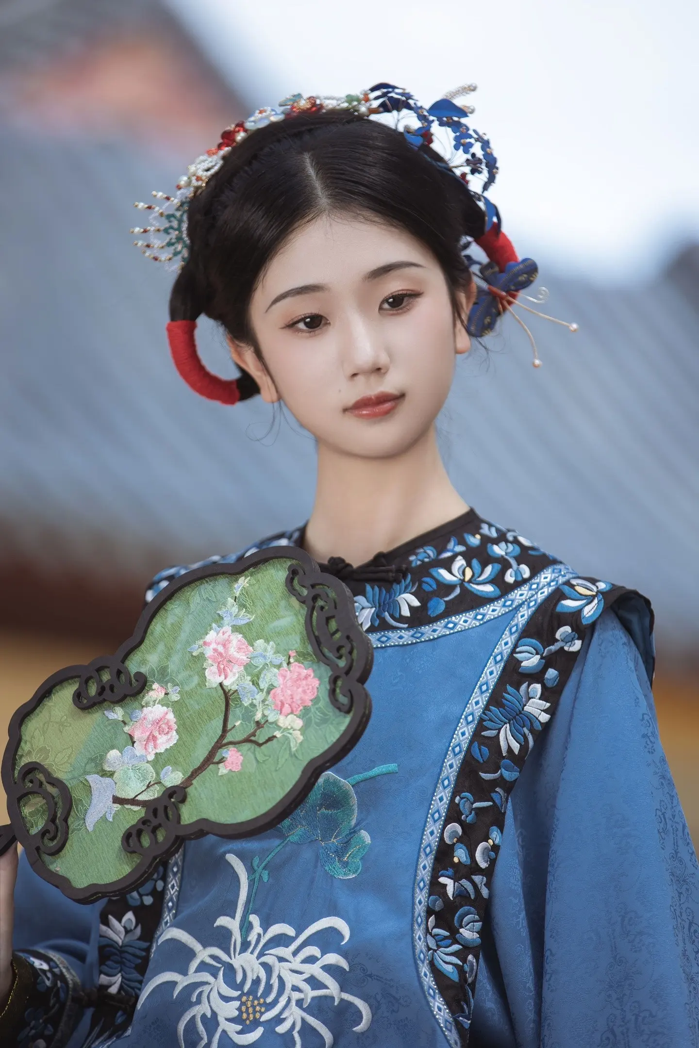 她是宫里最受宠的格格。十几岁的妹妹真的好嫩啊！果然少女写真还是得真少女来拍