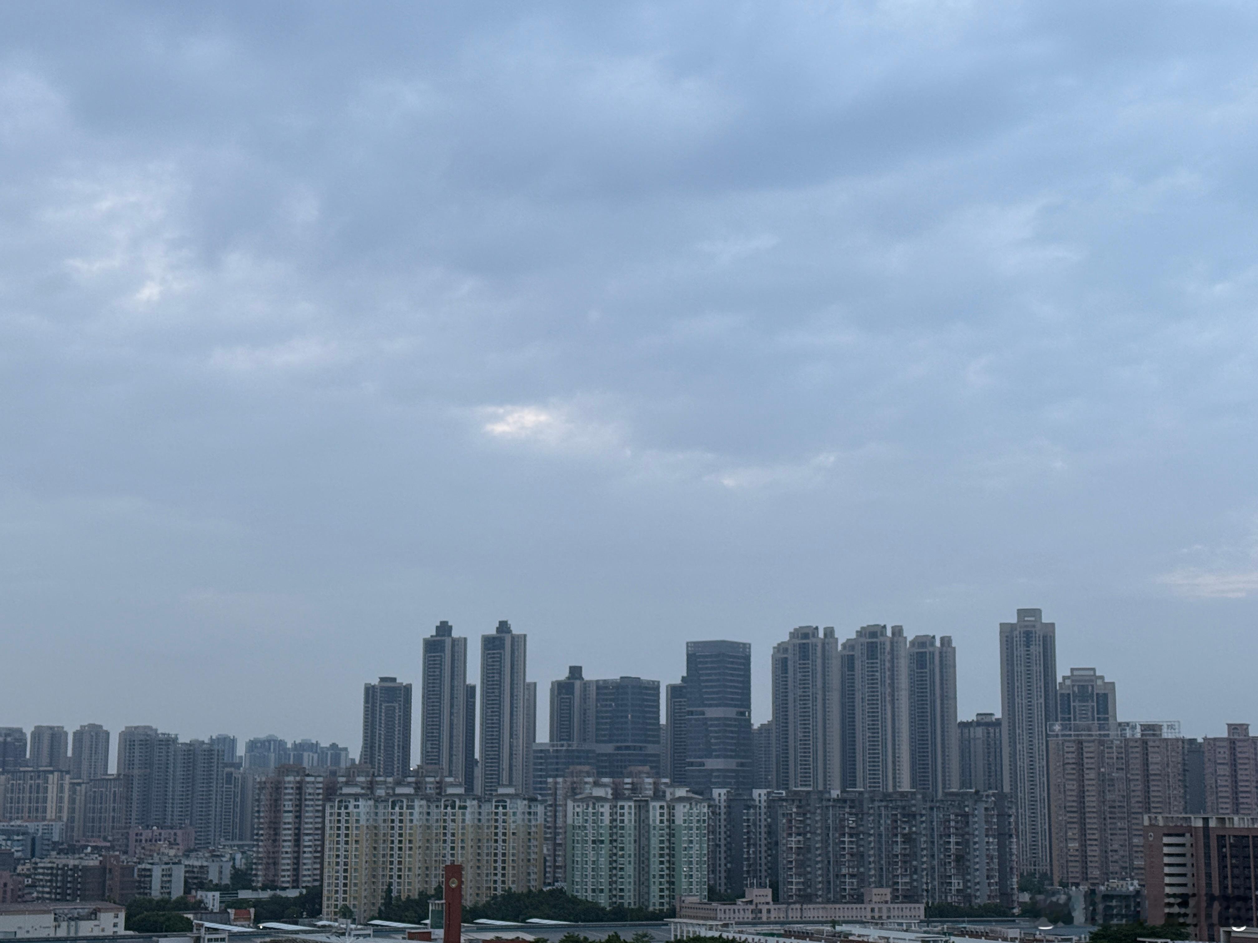 早！身体醒了，但是意识还很想睡！[哈欠][哈欠][哈欠] ​​​