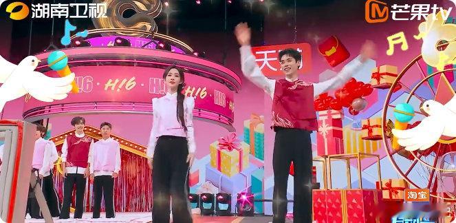 龚俊孟子义cha鸟儿摇 哈哈哈哈这俩人萌到我心巴上了！孟姐鸟儿摇跳得又稳又流畅，