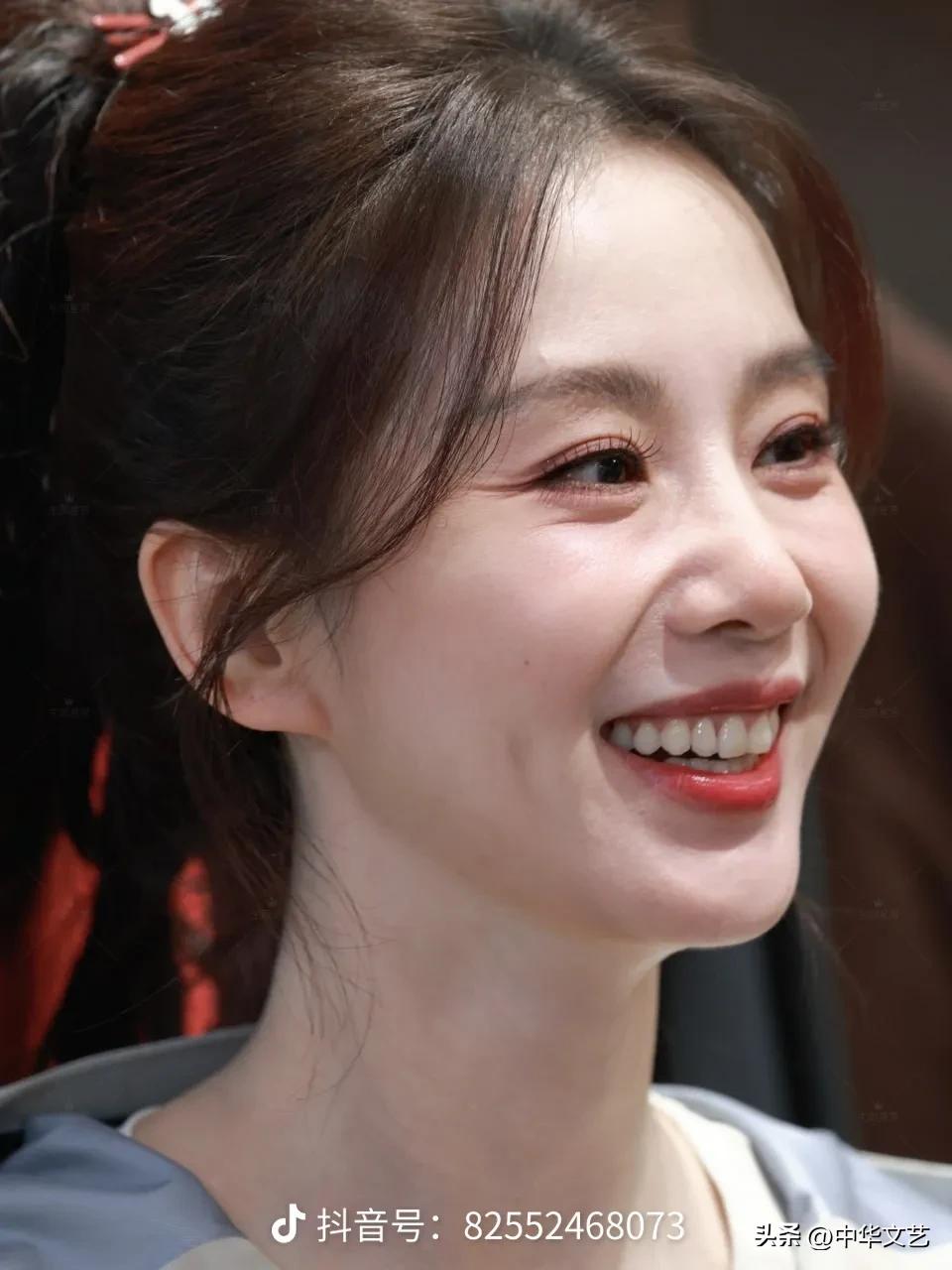 39岁的刘诗诗除了脸上有点褶子以外，简直就是港版的张曼玉，真羡慕吴奇隆这小子！