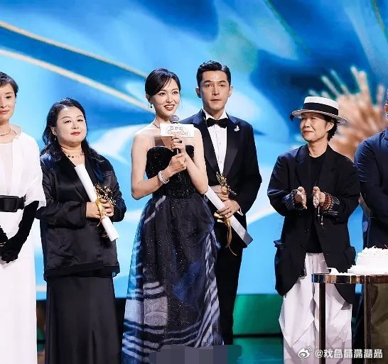 白玉兰官网放唐嫣c位照其他85花岂不是要心塞。 