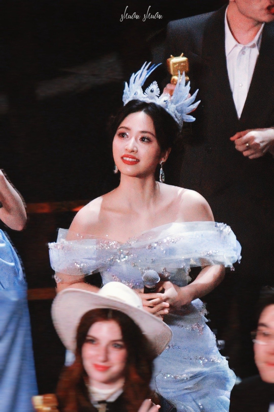 沈月吃了900多岁的盐 穿越千年的美味！沈月品尝用北宋卓筒井盐烤制的古法盐烤鱼，