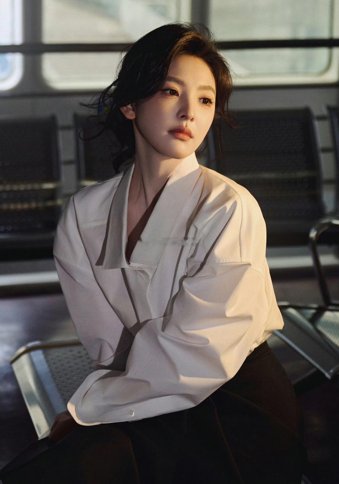 电视剧《春日宴》女主：章若楠男主：王安宇题材：古装、爱情平台：🥝(由🐧变更到