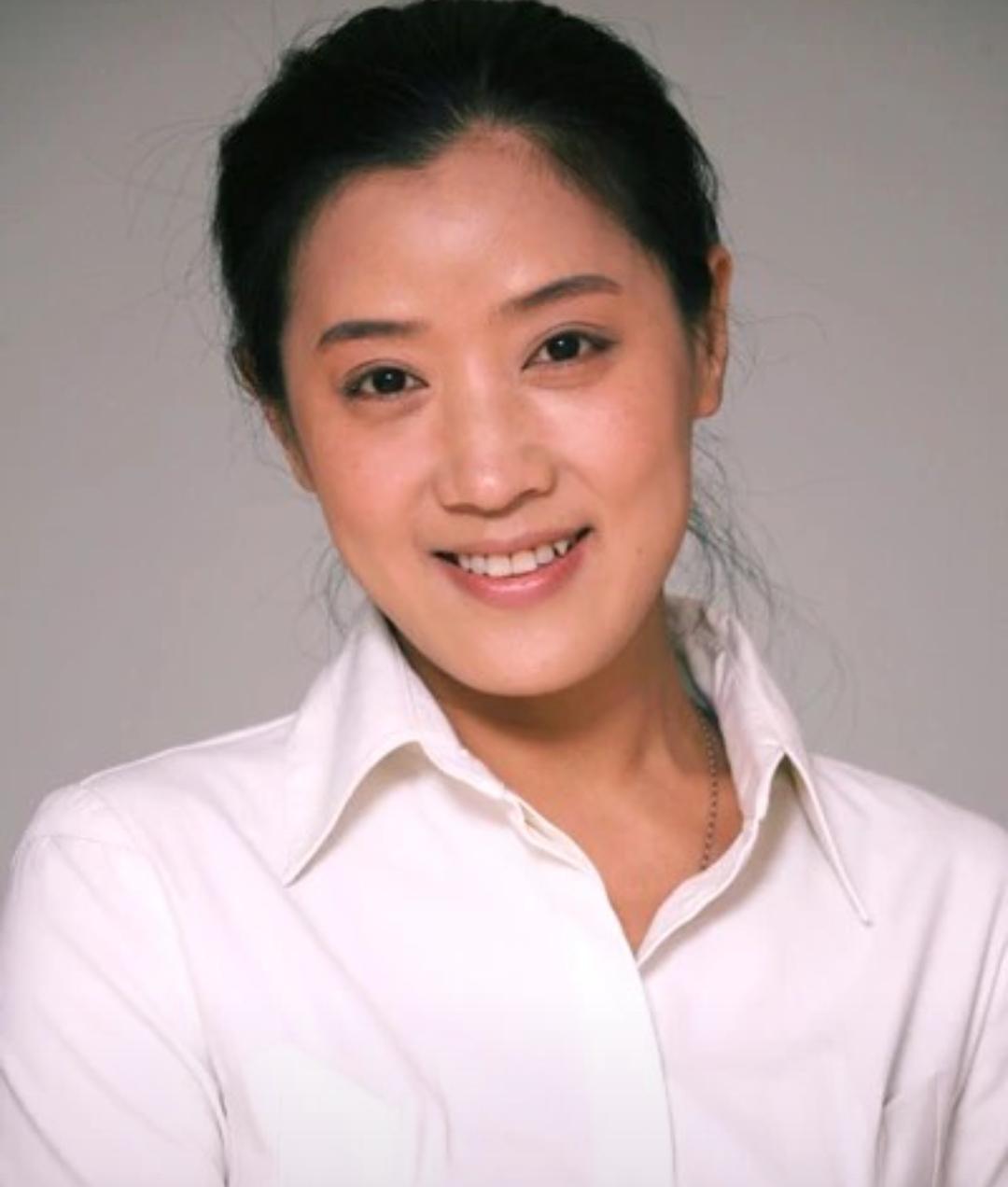 40岁剧组意外怀孕，曾因“妈妈洗脚”爆红的她，如今活成了这样？
娱乐