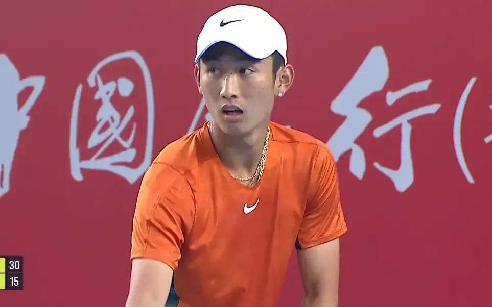 商竣程很有可能是下一个刘翔、姚明式的中国体育里程碑式人物。年仅18岁就进入了AT