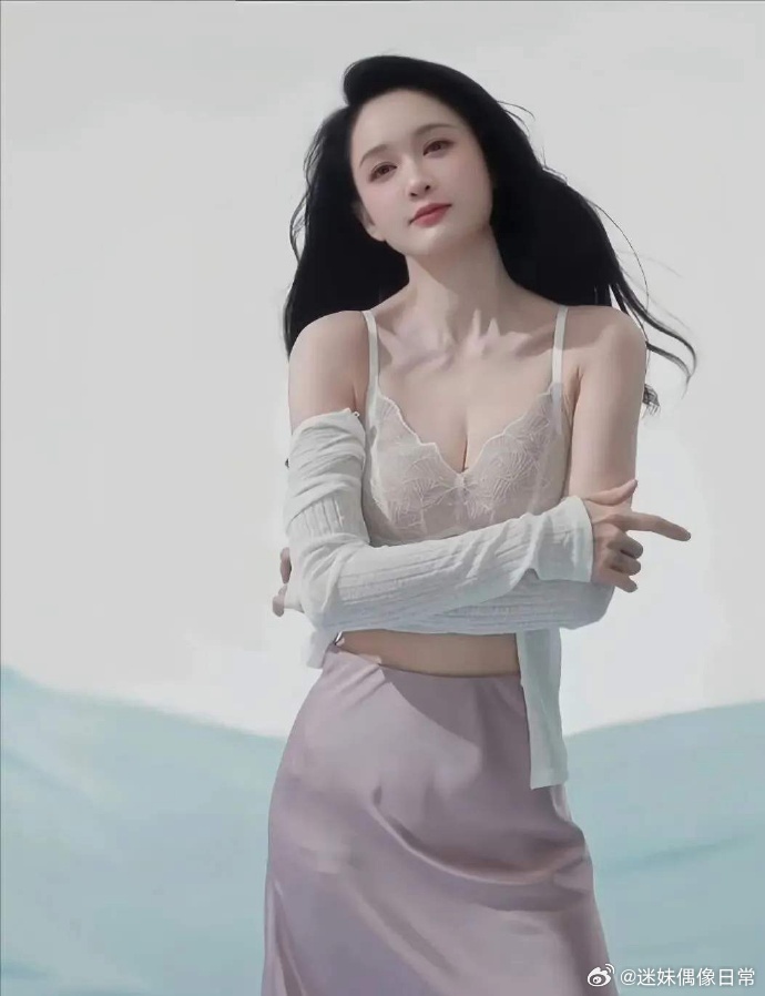 1.眼线爱豆老婆直播说的孩子是中国人，但没否认有美国国籍。 2.陈乔恩跟某个男星