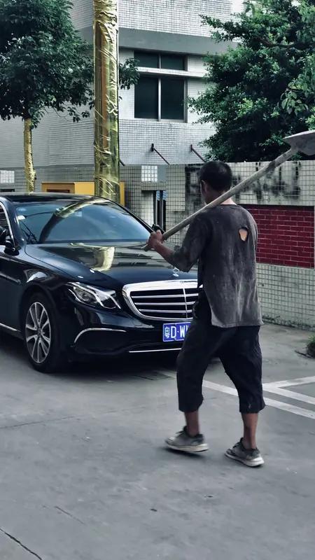想霸气怼人还不带脏字，这里有不少妙招。比如对方炫耀自己有钱，你可以说：“您这富得