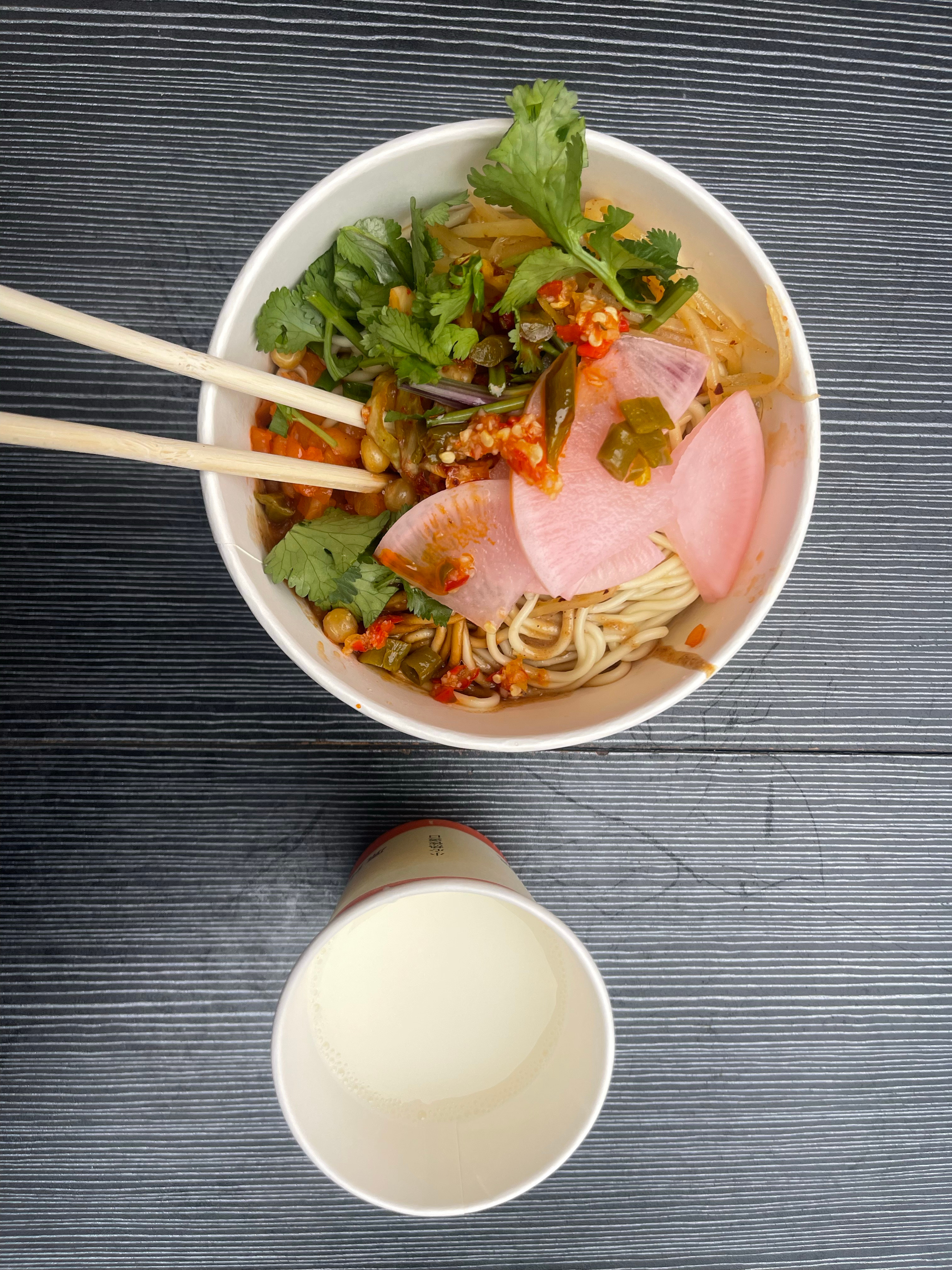 武汉的早餐，热干面➕豆浆，你们那里都吃什么呢？ 武汉