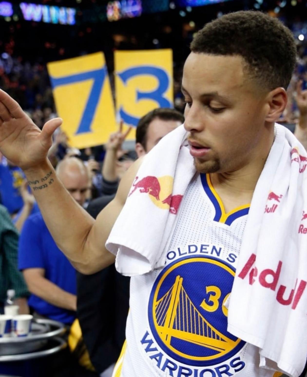 篮天下十年前，金州勇士73胜9负书写新的历史，打破了1995-96赛季公牛72胜