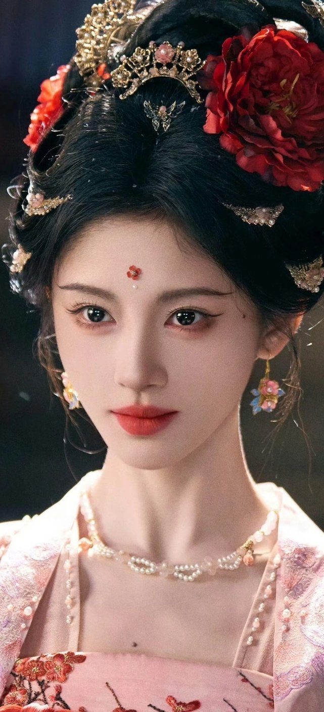 鞠婧祎美商很高，很美啊！ ​​​