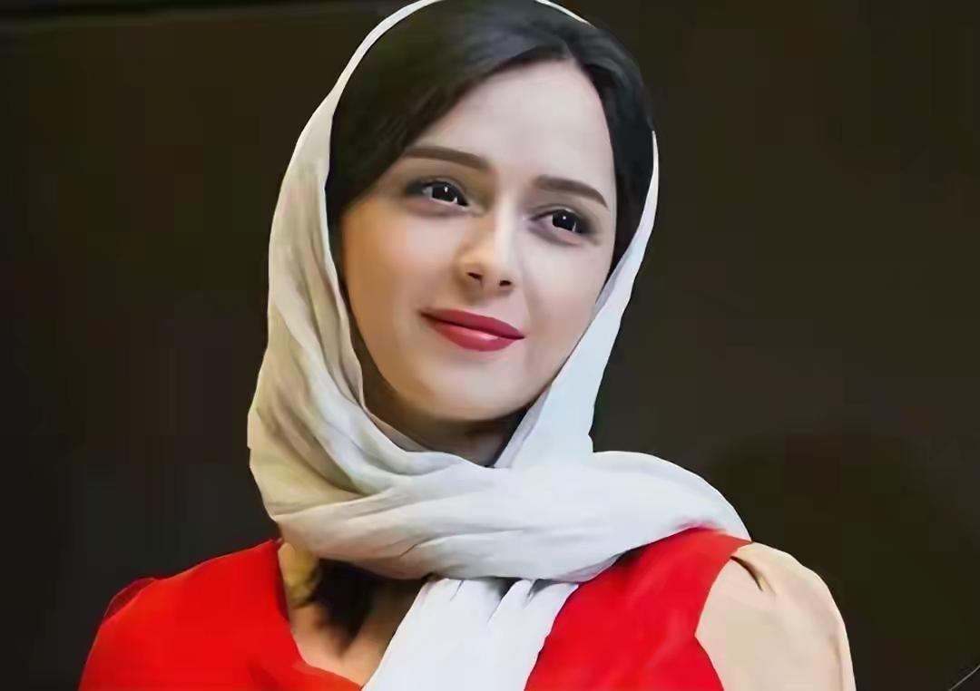 远嫁中国多年再回伊朗娘家，才发现已经成了当地富婆！
 
飞机降落在德黑兰机场的那