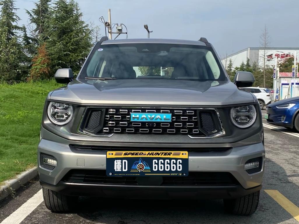 哈弗大狗PLUS PHEV是长城哈弗旗下的紧凑型插混轻越野SUV，以前叫二代大狗