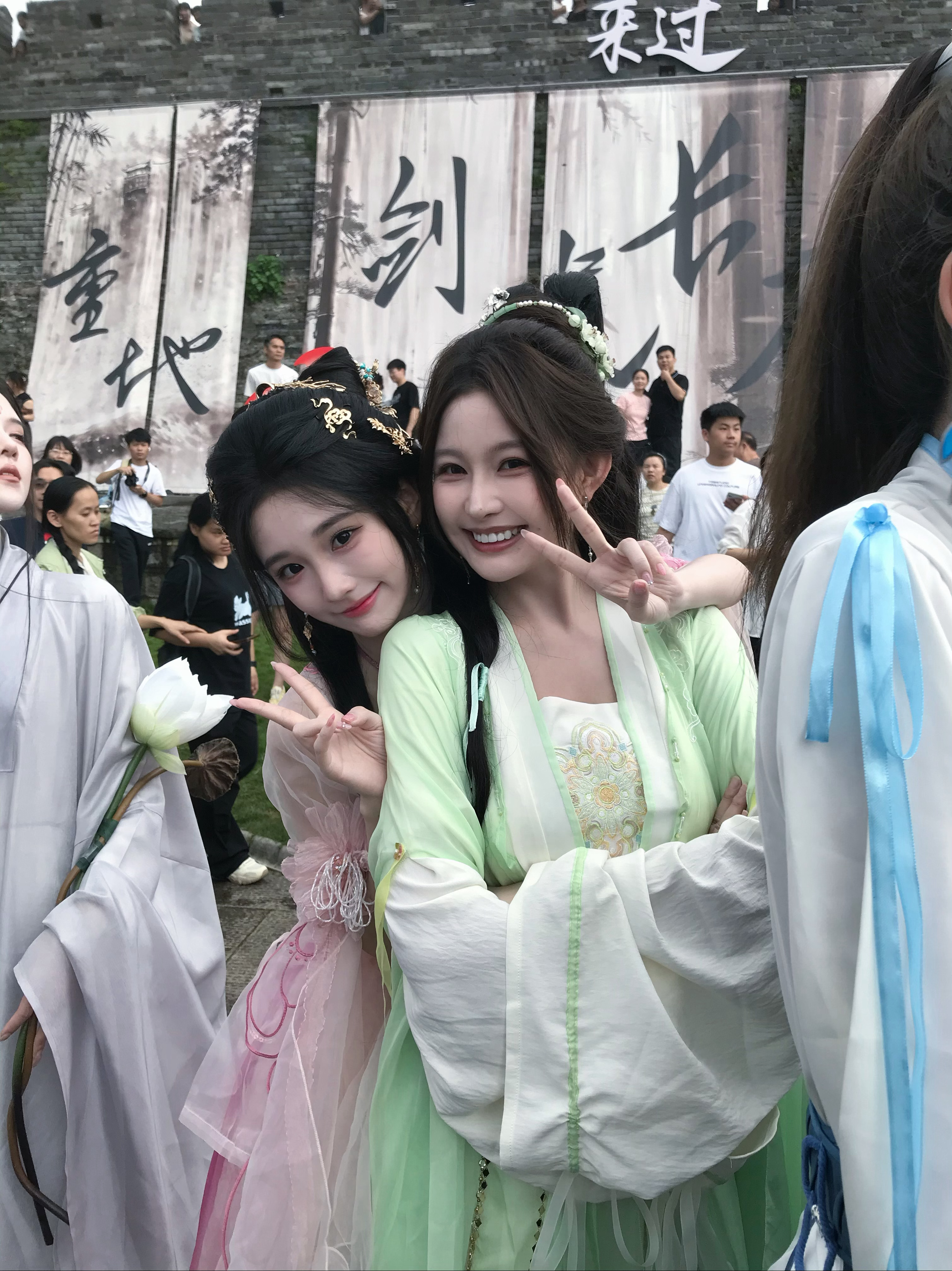 合照( ̀⌄ ́) ​​​