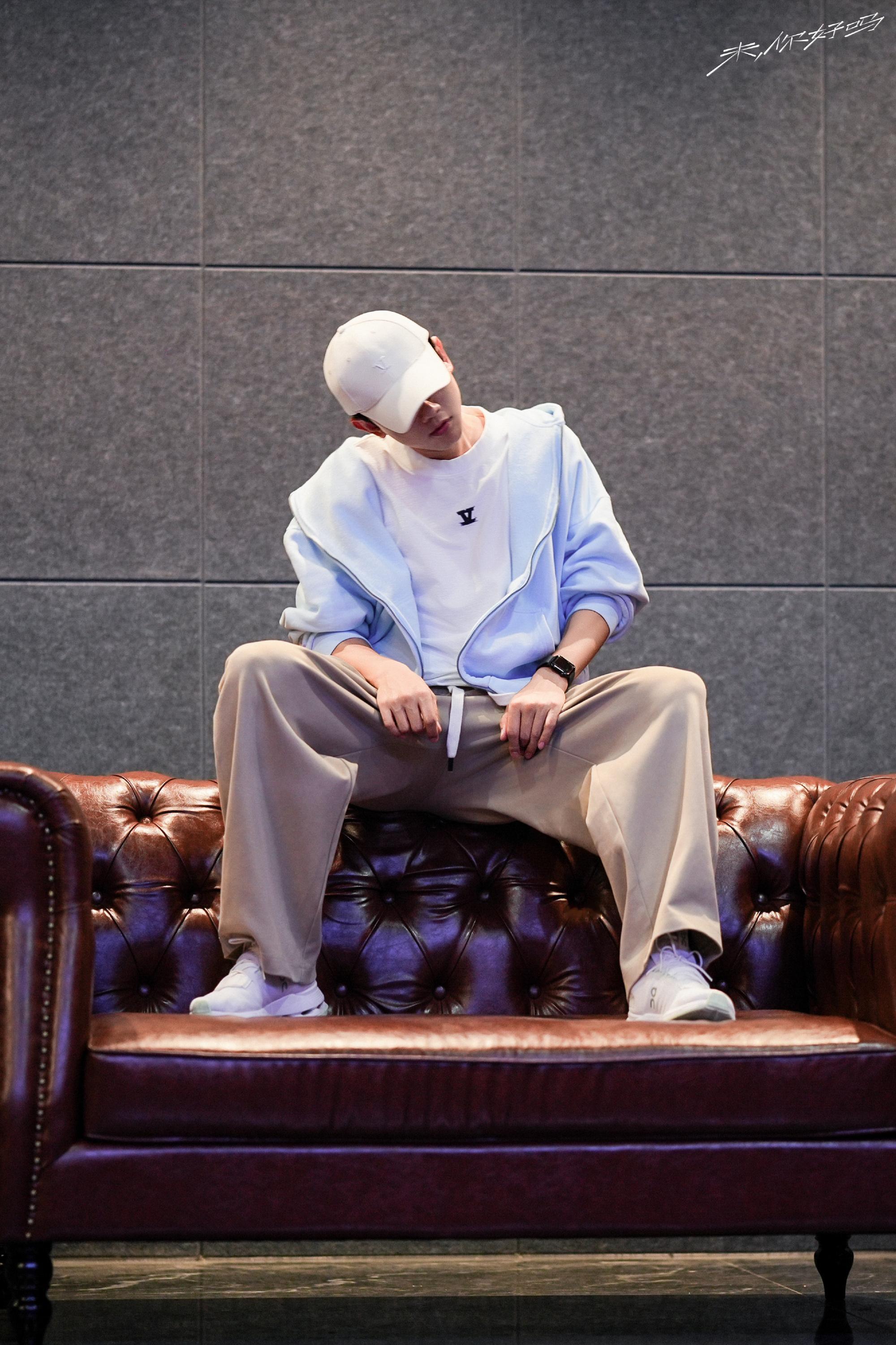 张杰澳门跨年演唱会彩排啦，距离跨年演唱会还有4天 